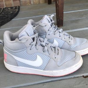 Girl’s Nike High Tops Size 4